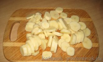 Картофель с молоком, тушеный в горшочках - шаг 1