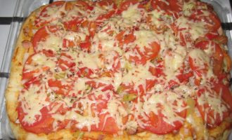 Пицца с копченой курицей и болгарским перцем