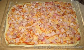 Пицца с копченой курицей и болгарским перцем - шаг 6