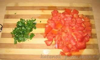 Салат из помидоров и творога - шаг 1