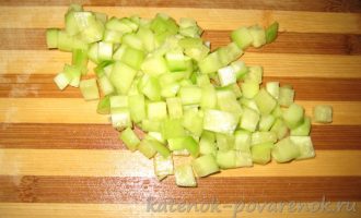 Салат с семгой и авокадо - шаг 2