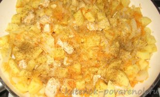 Рецепт картошки, жаренной с куриным филе - шаг 10