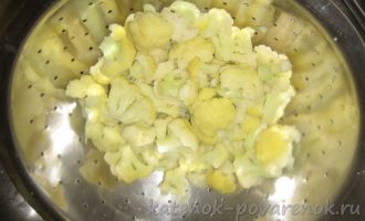 Жареная цветная капуста в кляре на сковороде - шаг 3