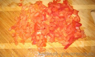 Закуска из сыра и помидоров на чипсах - шаг 3