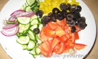Греческий салат с брынзой - шаг 8