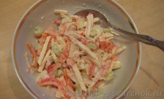 Салат с куриным филе, сельдереем и яблоками - шаг 10