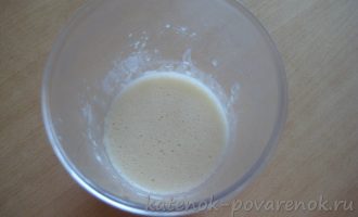 Тонкие блинчики на молоке и яйцах - шаг 4