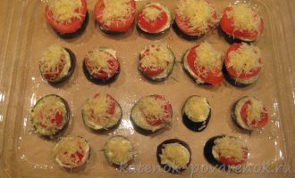 Баклажаны с сыром и помидорами, запеченные в духовке - шаг 11
