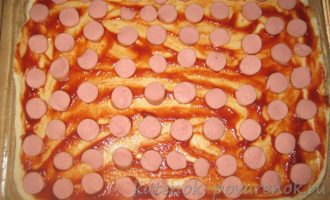 Пицца с сосисками, вешенками и маринованными огурчиками - шаг 16