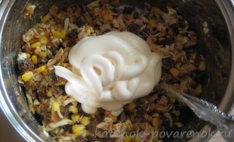 Новогодний салат «Елочка» с курицей, кукурузой и грибами - шаг 14