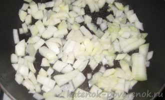 Новогодний салат «Елочка» с курицей, кукурузой и грибами - шаг 3