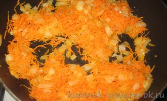Новогодний салат «Елочка» с курицей, кукурузой и грибами - шаг 6