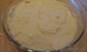 Запеканка из картофельного пюре с сосисками - шаг 8
