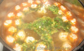 Томатно-рисовый суп с куриными фрикадельками - шаг 14