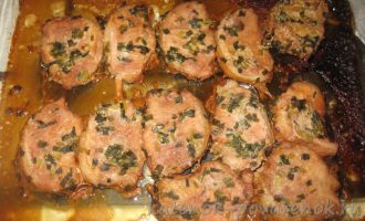 Свинина, маринованная в соевом соусе и зеленом луке - шаг 9