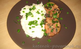 Свинина, маринованная в соевом соусе и зеленом луке - шаг 10