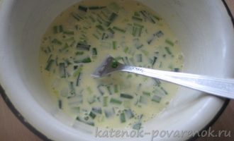 Рецепт оладий на сметане с зеленым луком - шаг 5