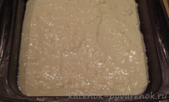 Рецепт пирога на кефире с брынзой и зеленью - шаг 10