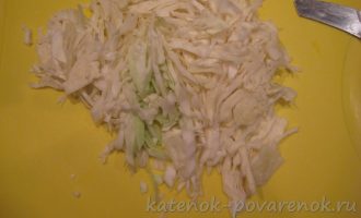 Рецепт салата из капусты с болгарским перцем - шаг 1