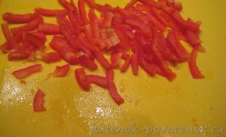 Рецепт салата из капусты с болгарским перцем - шаг 4
