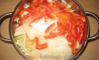 Рецепт салата из капусты с болгарским перцем - шаг 5