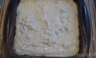 Рецепт пирога на кефире с фаршем и луком - шаг 16