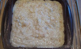 Рецепт пирога на кефире с фаршем и луком - шаг 17