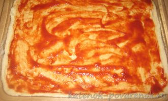Рецепт теста для пиццы на воде с медом - шаг 10