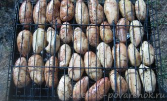 Рецепт картофеля с прованскими травами на мангале - шаг 6