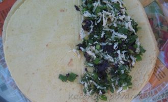 Рецепт кесадильи с сыром и зеленью на мангале - шаг 6