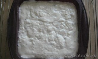 Рецепт пирога на кефире с грибами и курицей - шаг 17