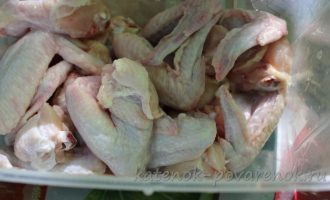 Куриные крылышки в соевом соусе, жаренные на мангале - шаг 2