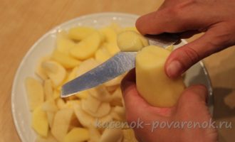 Жареная картошка с луком на сковороде - шаг 2