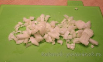 Жареная картошка с луком на сковороде - шаг 4