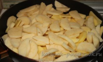 Жареная картошка с луком на сковороде - шаг 5