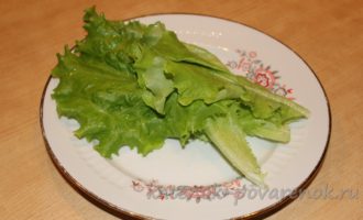 Салат из семги с зеленым салатом и огурцами - шаг 3