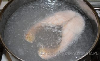 Сливочный суп с лососем - шаг 1