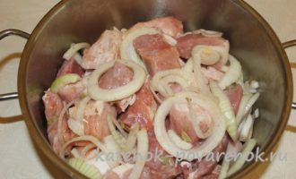 Маринад для шашлыка из свинины с киви – шаг 4