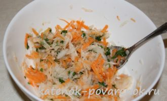 Салат из дайкона с морковью – шаг 5