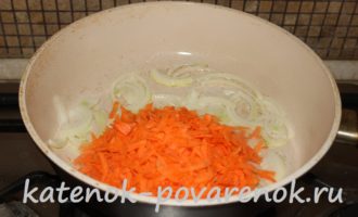 Зеленая фасоль в томатном соусе с овощами – шаг 4
