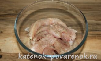 Куриное филе в соусе терияки с болгарским перцем – шаг 2