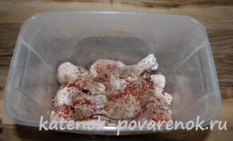 Шашлык из куриных ножек в томатном маринаде – шаг 2