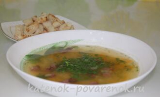 Суп из чечевицы с копченой колбасой и ароматными сухариками – шаг 17