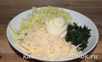 Салат из пекинской капусты с сыром – шаг 5
