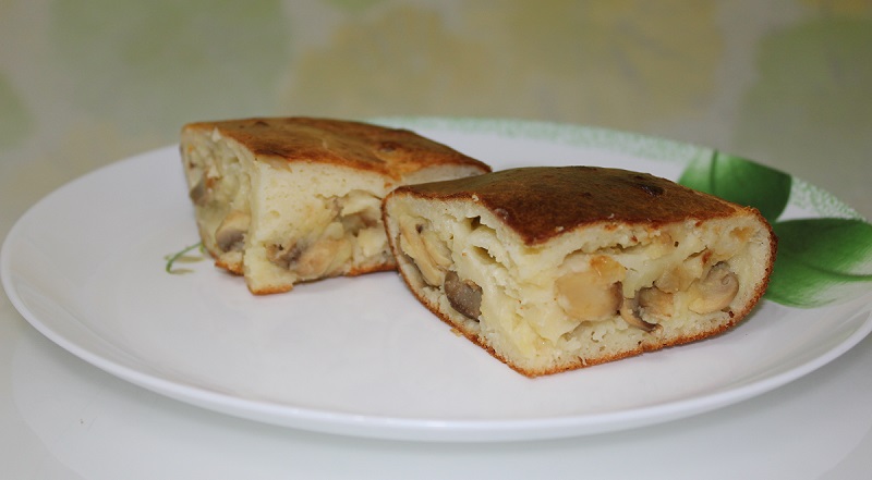 Пирог с картофельным пюре и жареными грибами